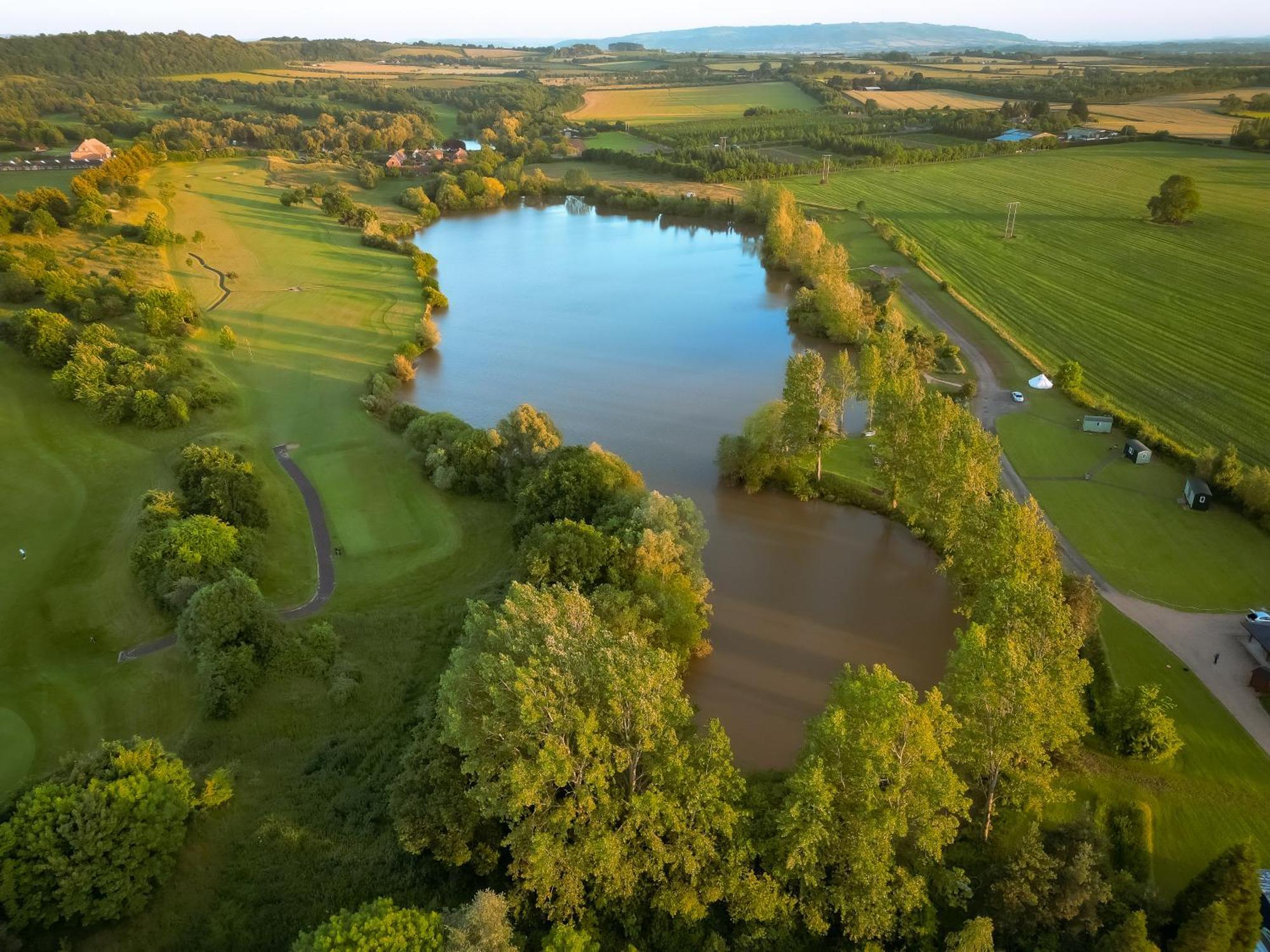 'Swan' Lakeview Lodge Bishampton Exteriér fotografie